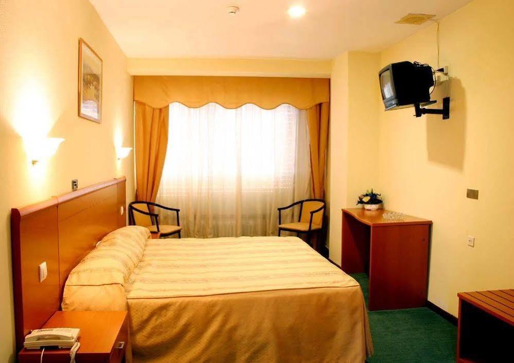 Hotel Las Vinas Arteixo Dış mekan fotoğraf